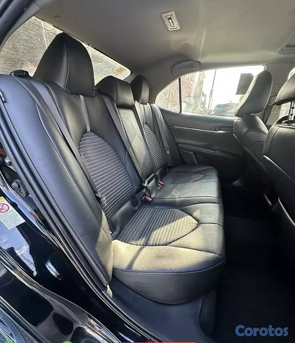carros - Toyota Carmry SE 2019  5