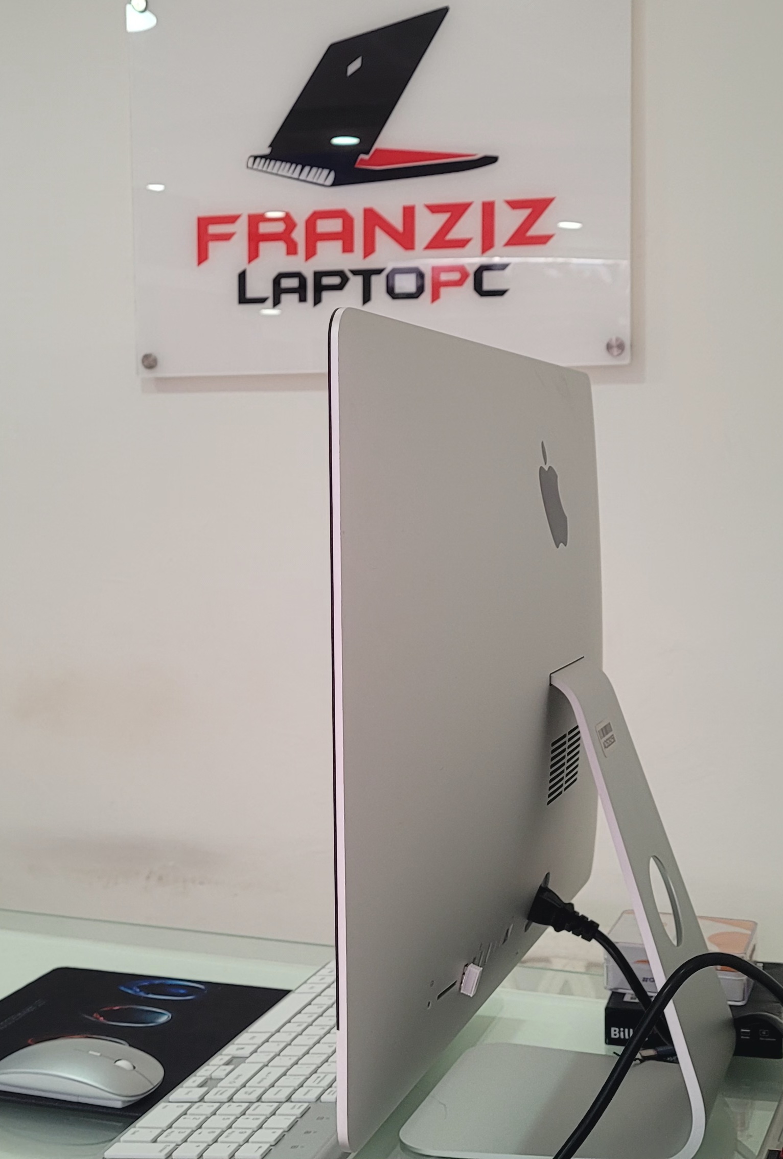 computadoras y laptops - imac 4K Retina 21.5 Pulg Core i7 Ram 16gb ddr4 Disco 256gb SSD RADEON PRO 4GB 3