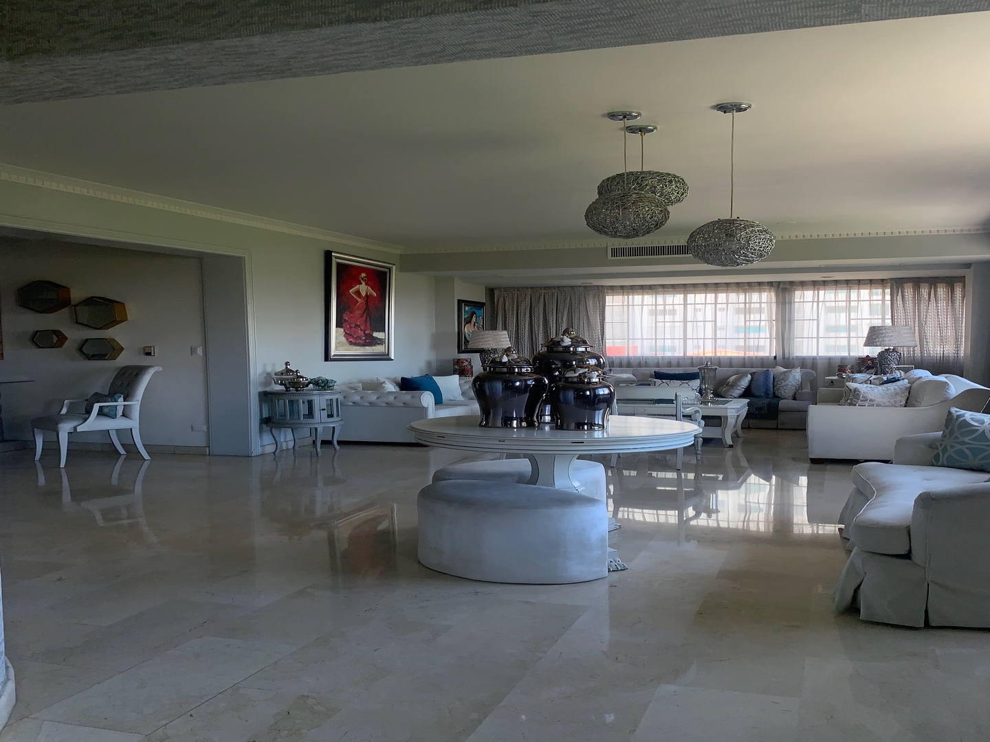apartamentos - Vendo apto en Los cacicazgos 430. Mts. 
Piso 5to 
4 habitación 
4.5 baños 
