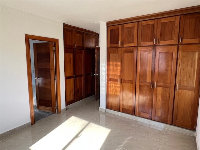 apartamentos - Venta de apartamento 2do Nivel con terraza en avenida ecológica de 175mts  6