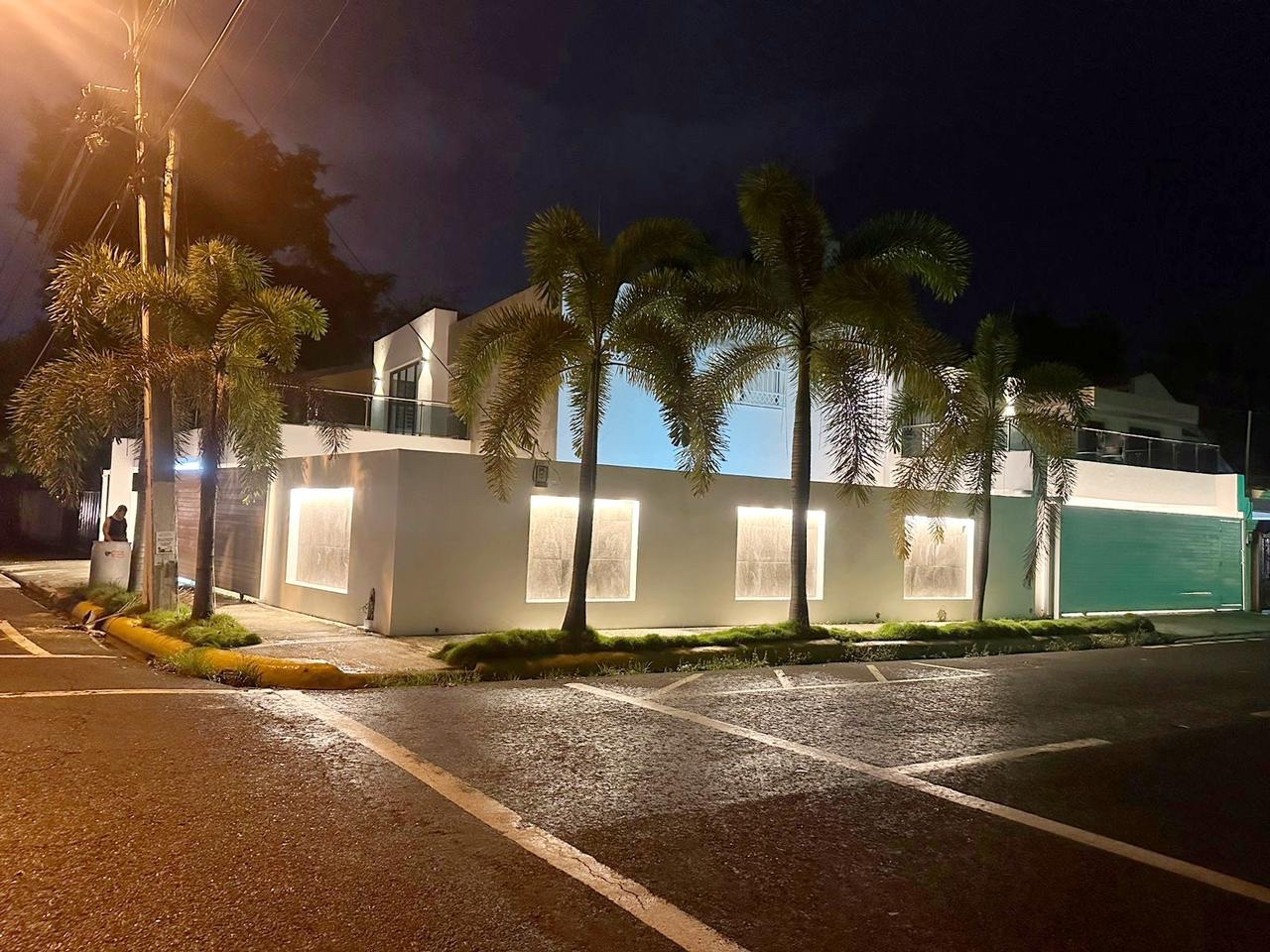 casas - Casa en bella vista esquinera  2