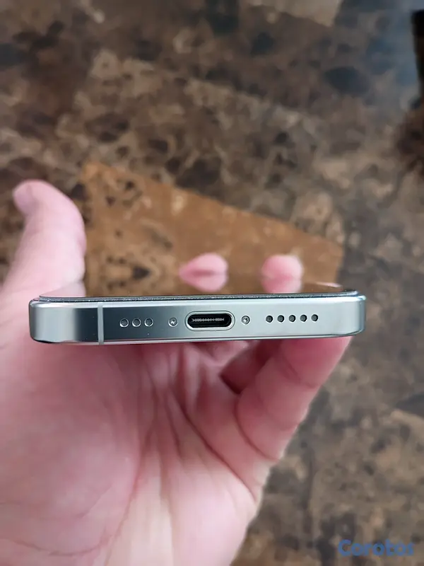 celulares y tabletas - iPhone 16 Pro de 1TB como nuevo! 5