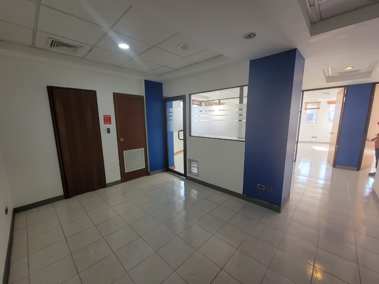 oficinas y locales comerciales - 🔵Local 163 mts 5to piso en Naco
