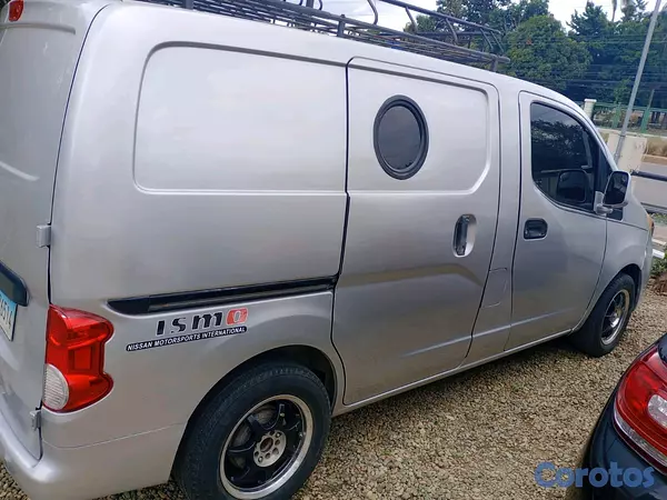 jeepetas y camionetas - Nissan nv 200 2013 2
