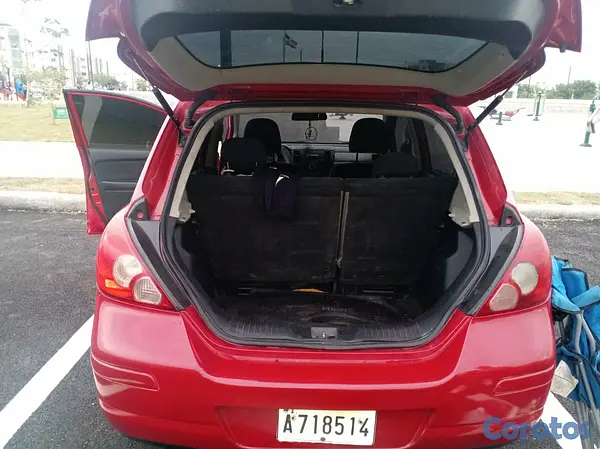carros - NISSAN Versa 9