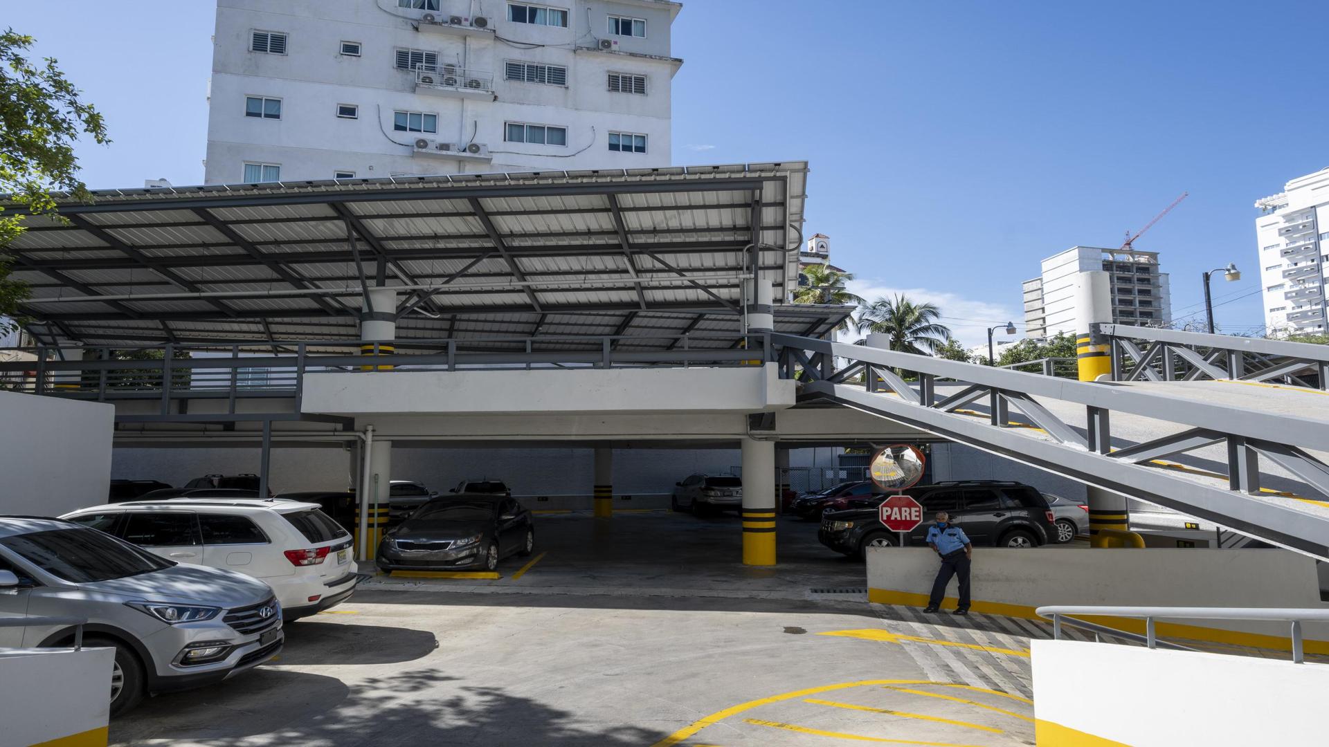 oficinas y locales comerciales - Oficina alquiler Naco Santo Domingo M7 3