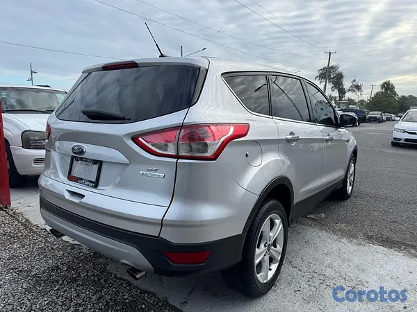 jeepetas y camionetas - Ford Escape SE 2014 8