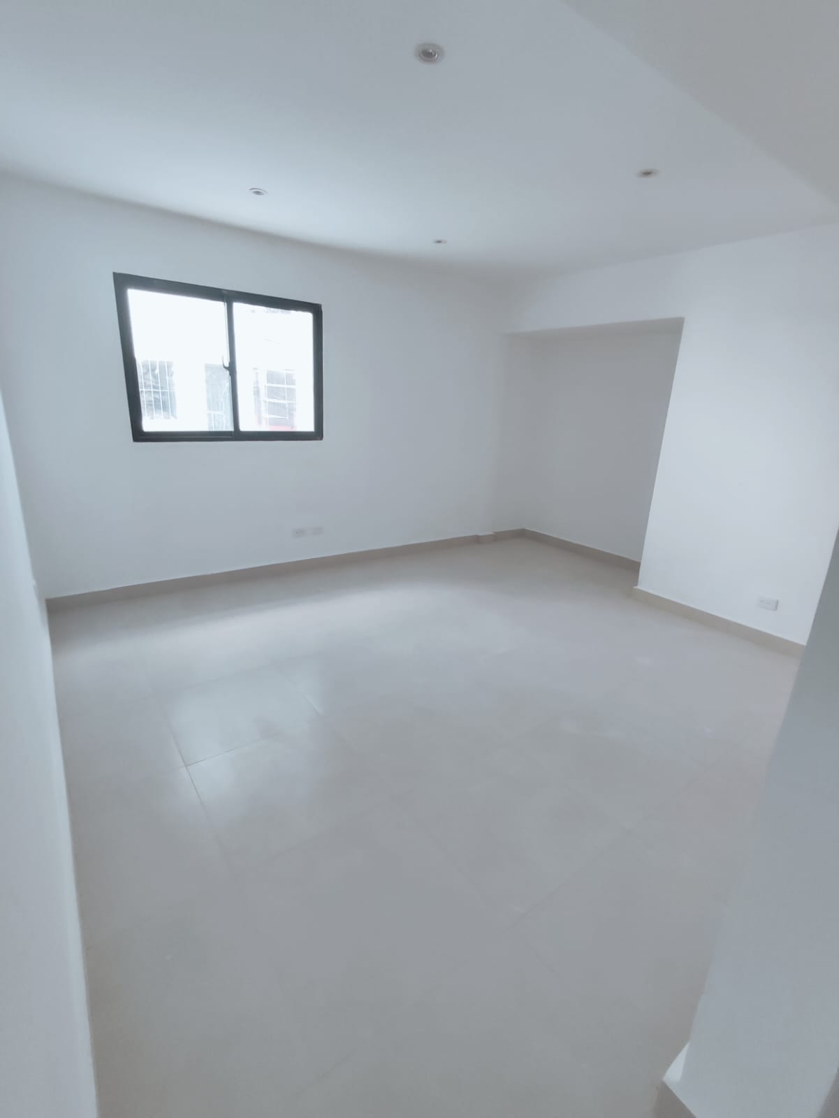 oficinas y locales comerciales - Alquilo local la Julia Nuevo ju 3