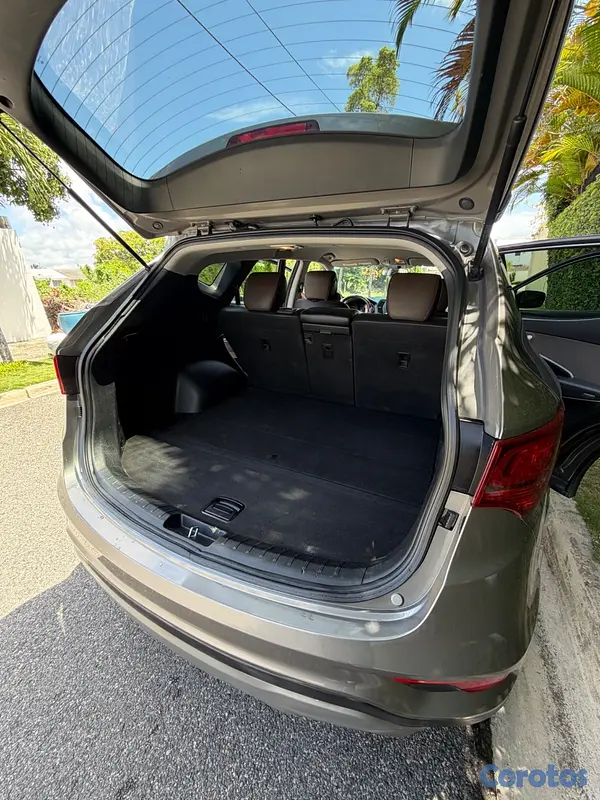 jeepetas y camionetas - Hyundai Santa Fe Sport 2 Filas 2WD 2018 $895,000 7
