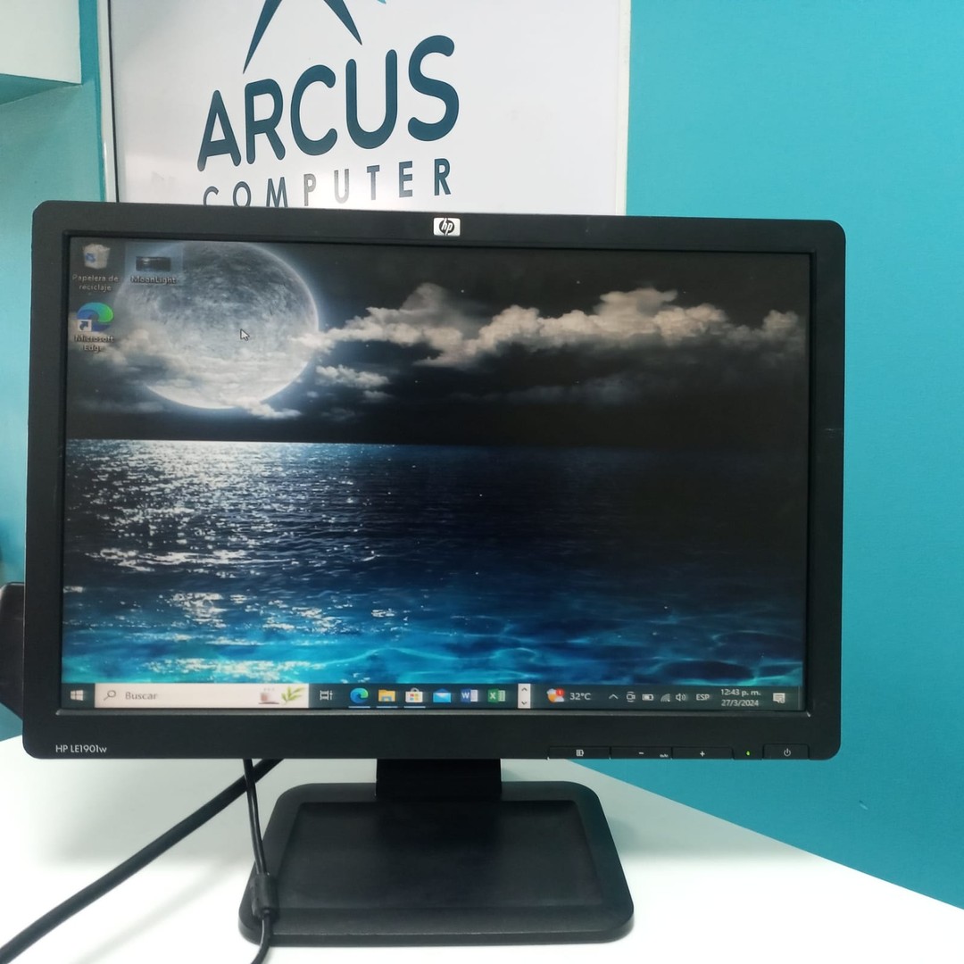 computadoras y laptops - MONITOR HP LE1901W (19 IN)	

•	Precio: RD$2,000.00
•	Sin Descuento
•	Fotos origi