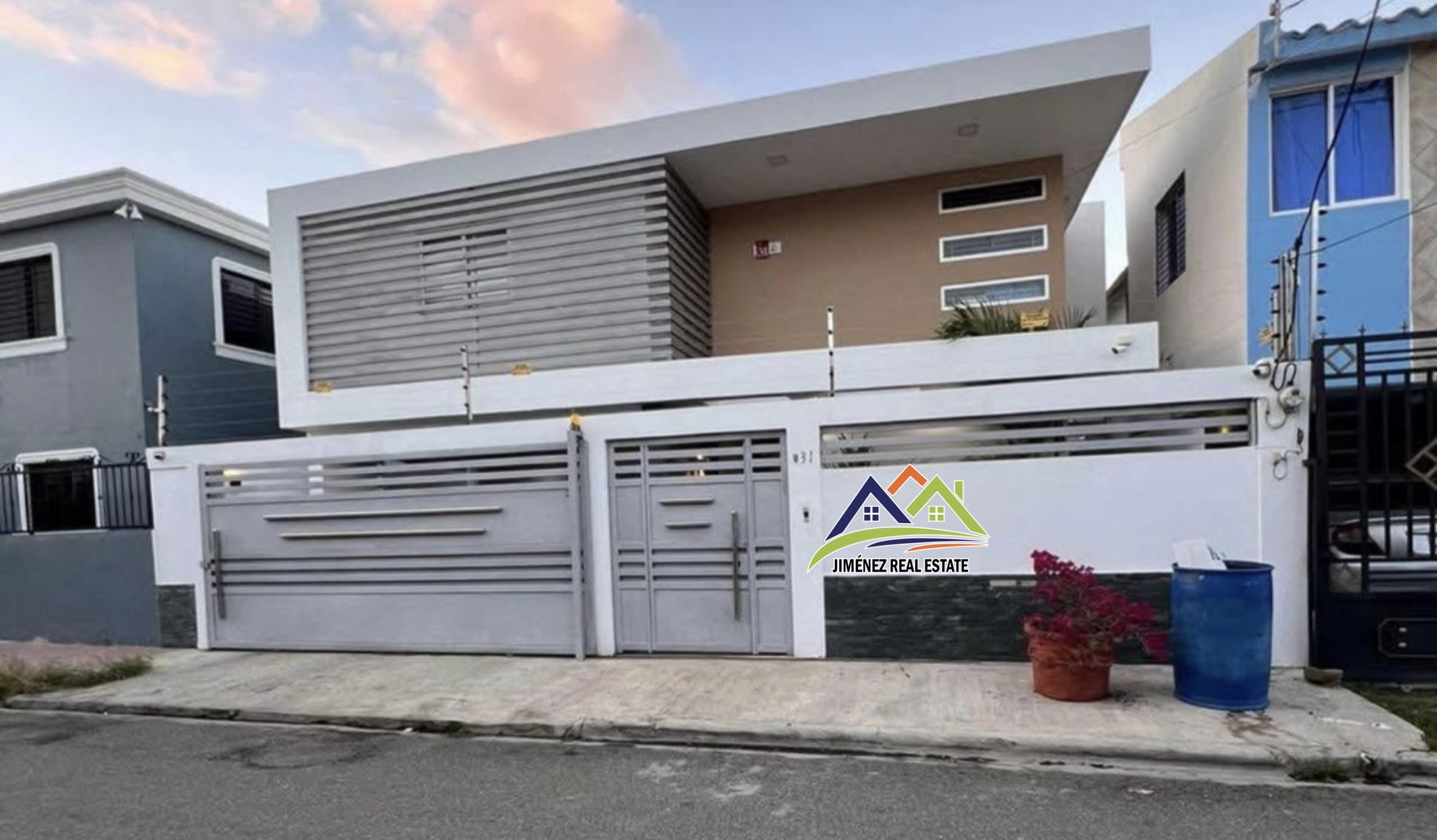 casas - CASA EN VENTA EN SANTIAGO DE LOS CABALLEROS PRÓXIMO A LA 27 de febrero  1