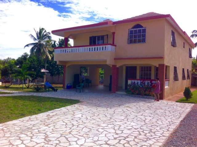 casas vacacionales y villas - Se vende villa de 13 tareas en San Cristóbal