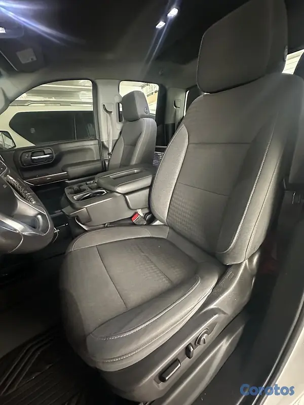 jeepetas y camionetas - Chevrolet silverado duramax 2020 5