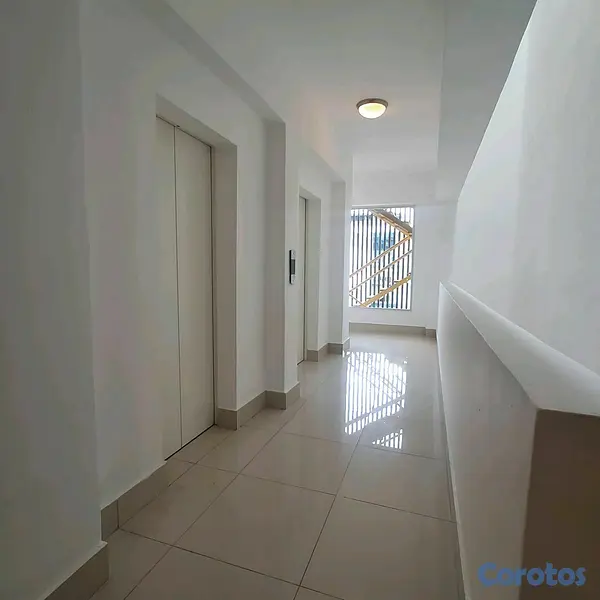 apartamentos - Penthouse piso alto en Evaristo Morales  12