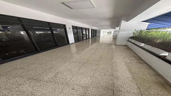 oficinas y locales comerciales - Alquiler Local Comercial Naco 2do piso 152Mts 6