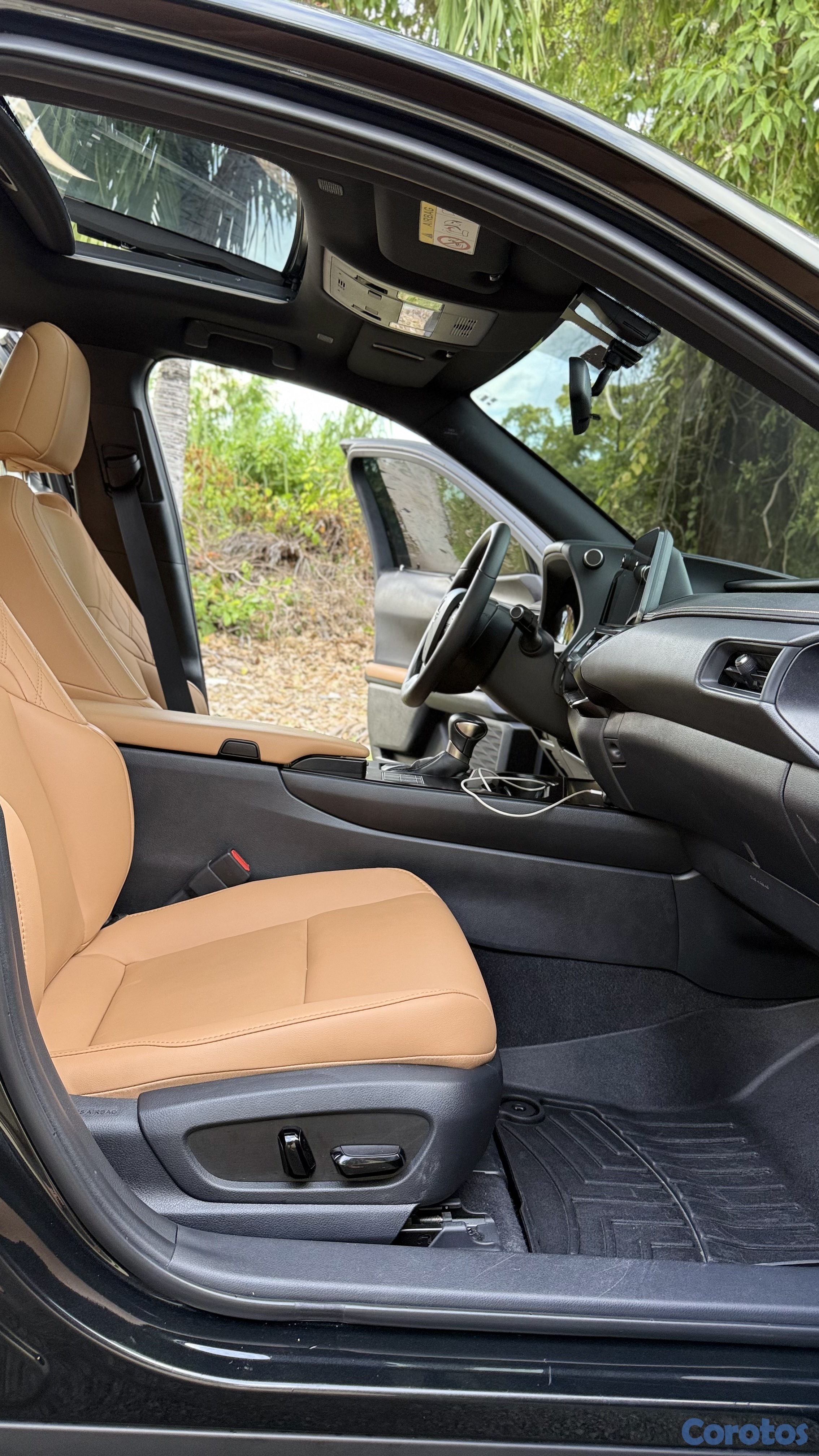 jeepetas y camionetas - Lexus UX250h Hybrid 2024 Delta Comercial 8