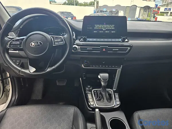 jeepetas y camionetas - KIA SELTOS 2022 BLANCO DIESEL 9