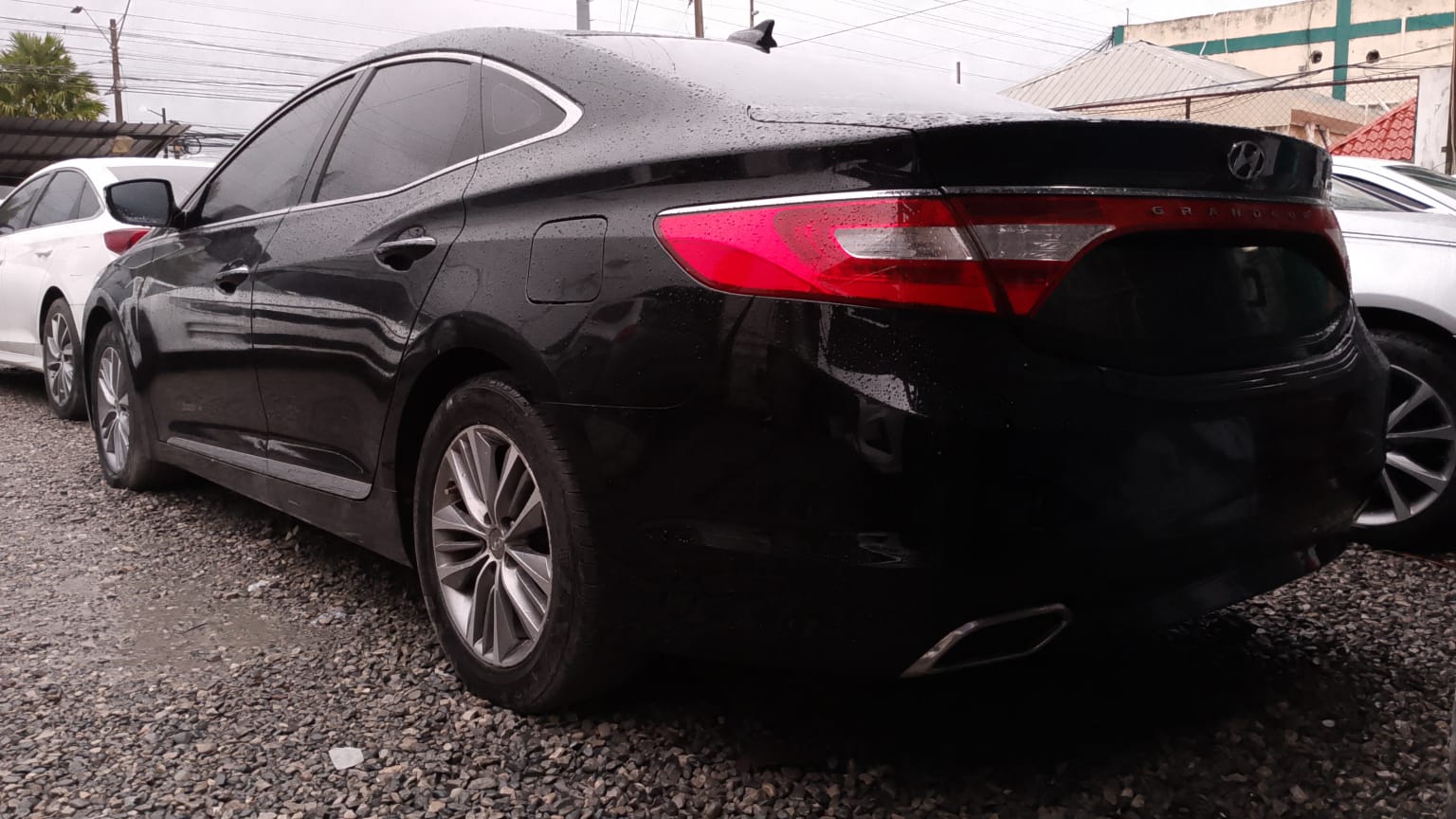 carros - HYUNDAI GRANDEUR 2017 NEGRO DESDE: RD$710,100.00  6