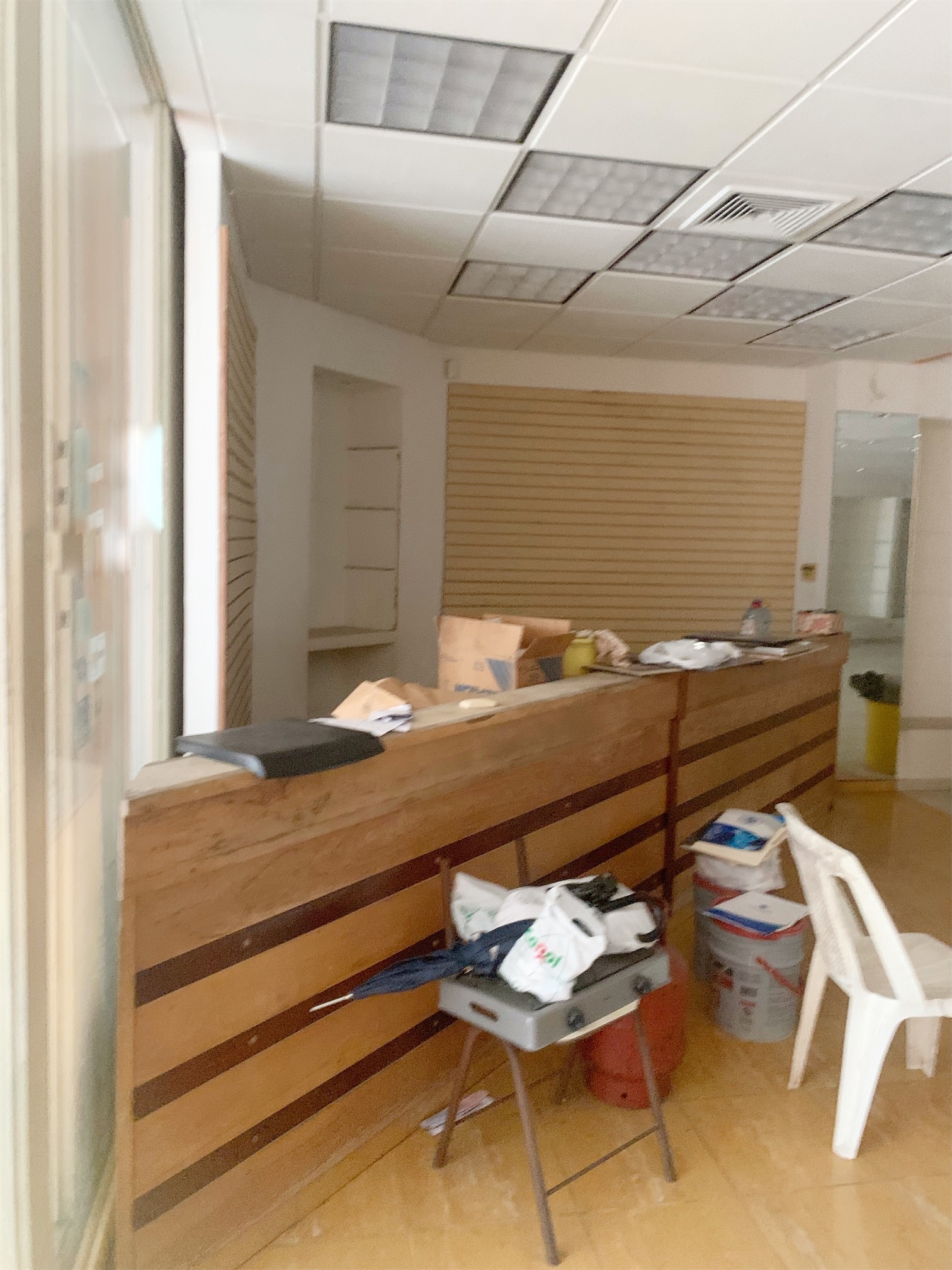 oficinas y locales comerciales - Local amplio en zona colonial 5