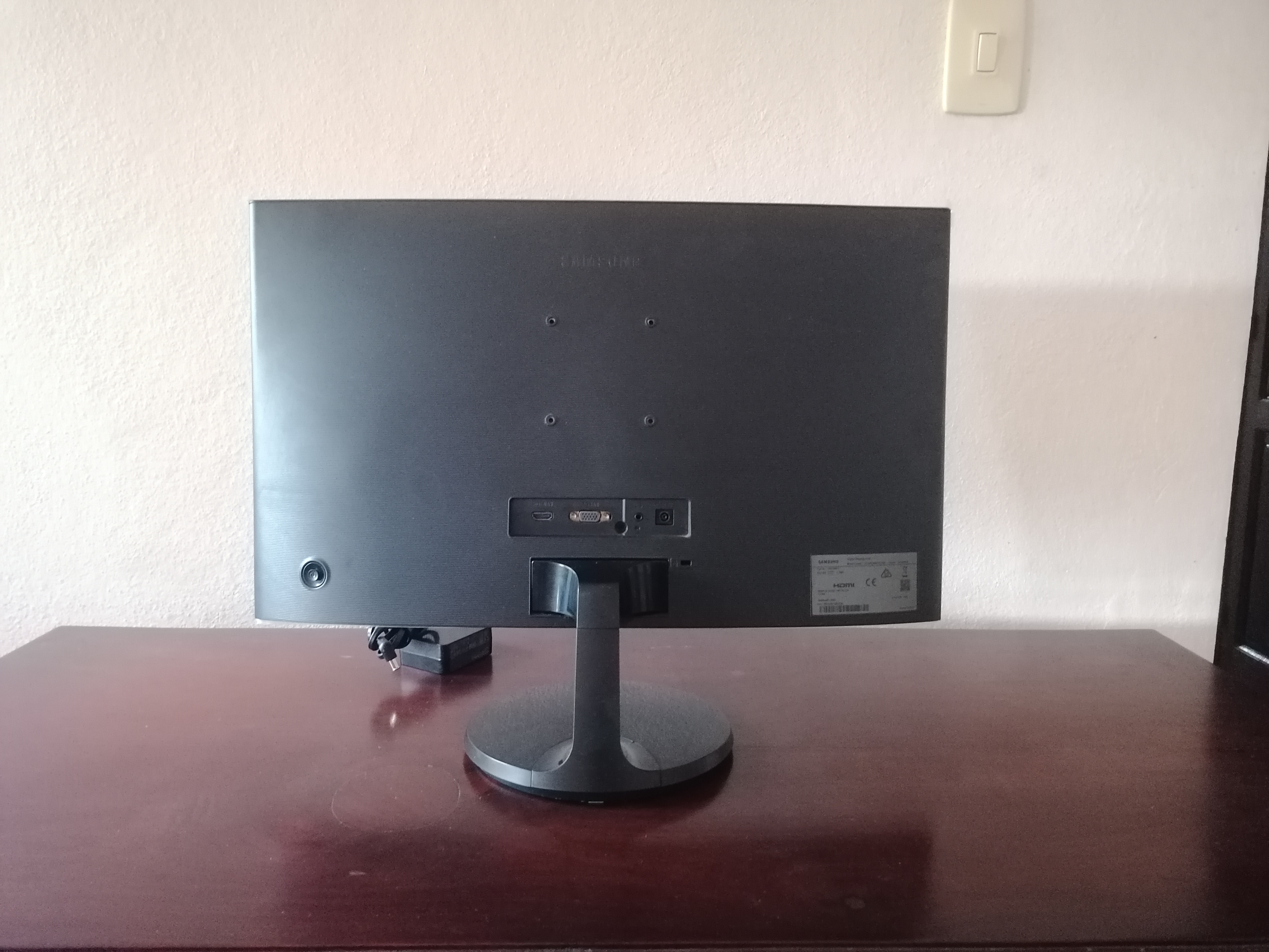computadoras y laptops - Monitor Samsung de 24" Curvo, LED 3
