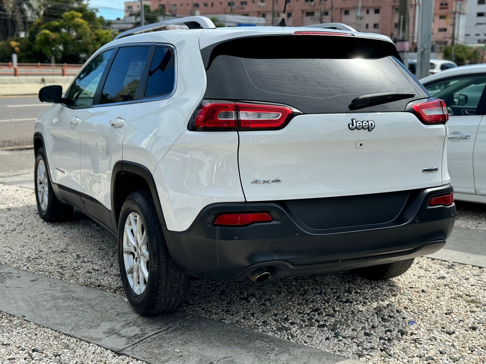 jeepetas y camionetas - Jeep Cherokee Latitude 2