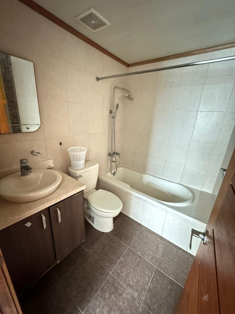 apartamentos - Apartamento en Alquiler
SERRALLES
USD 1,500.00 (Mantenimiento incluido)

 8