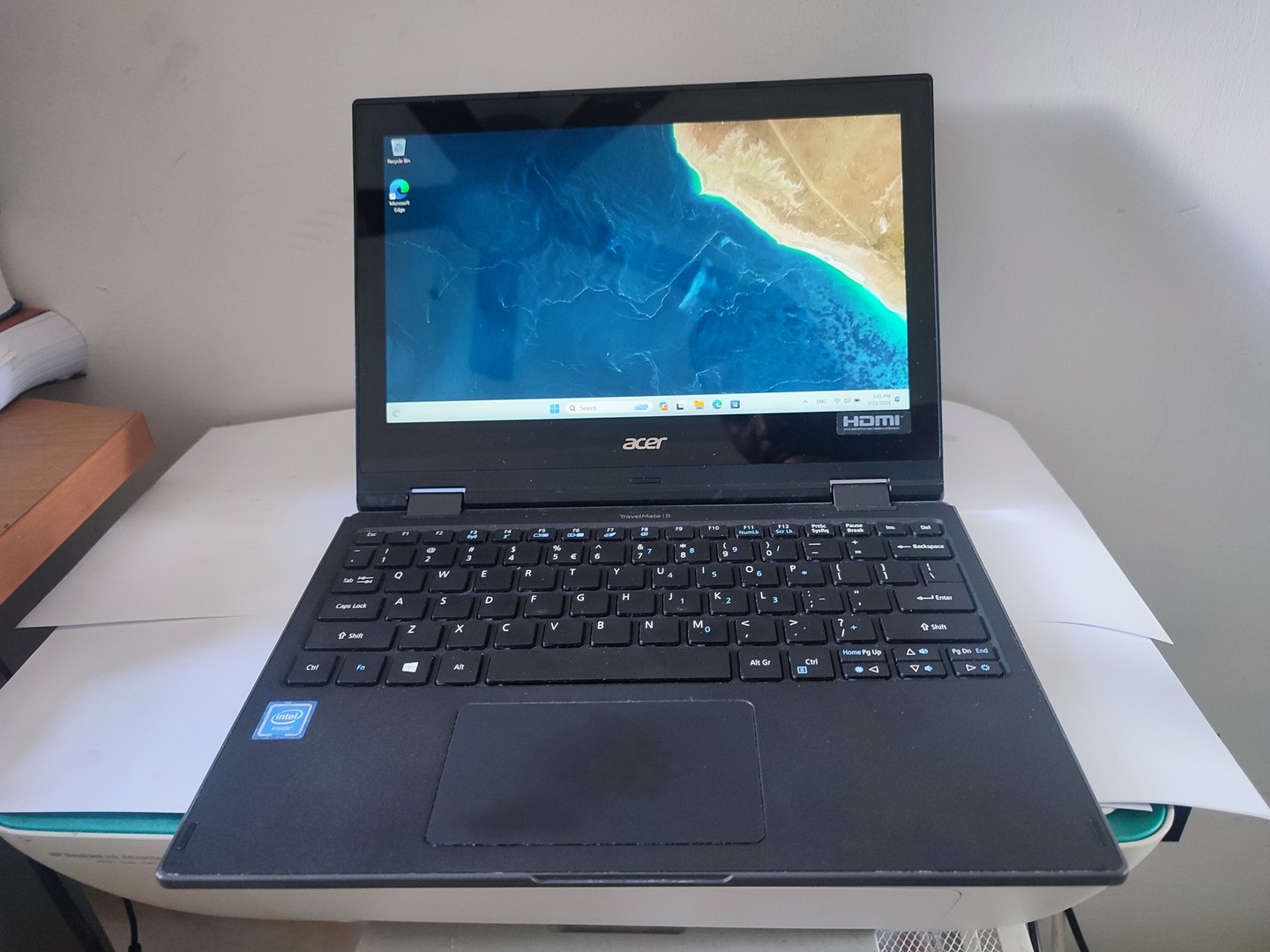 computadoras y laptops - Acer N16Q15 TravelMate Spin B118 128GB 4 GB RAM Touch Screen PC Win 11 Pro 4