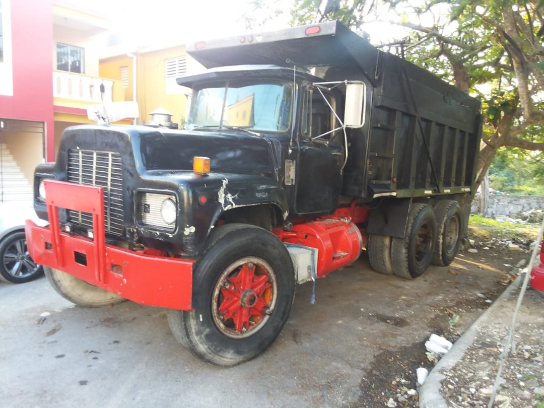 camiones y vehiculos pesados - Camion mack r600 930