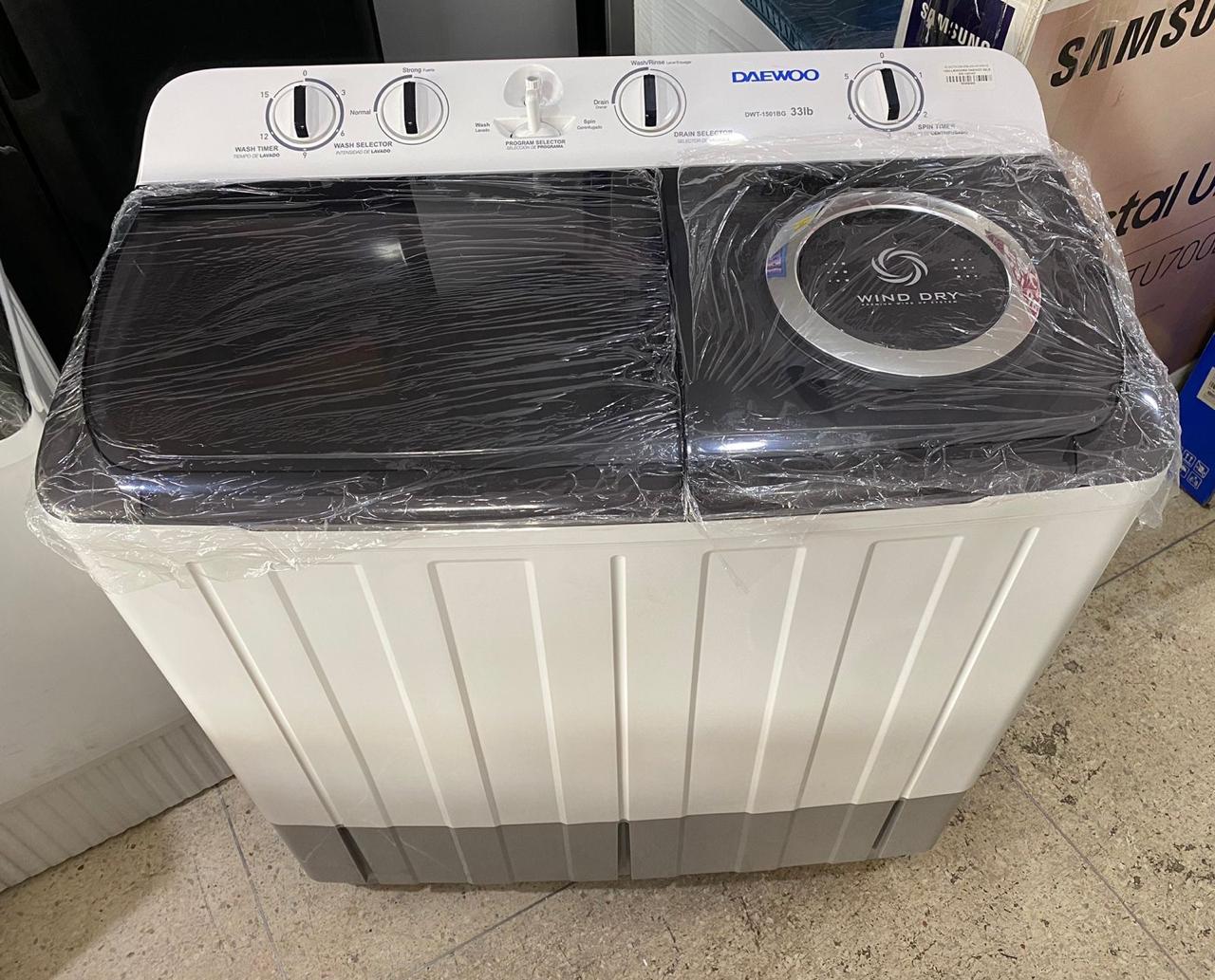 electrodomesticos - Lavadora Daewoo 33 libras
Modelo 1501
Semiautomática
Lava, centrifuga 

 0