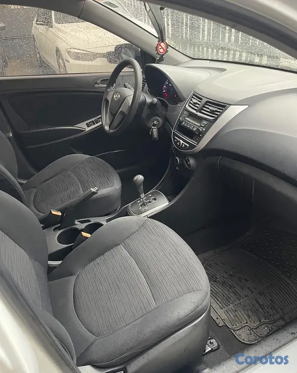 carros - HYUNDAI ACCENT 2017 9