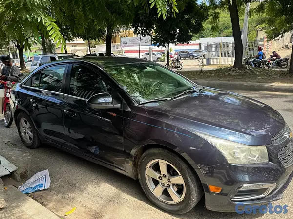 carros - es un carro en Excelente condiciones  3