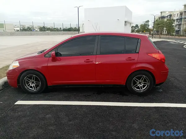 carros - NISSAN Versa 10