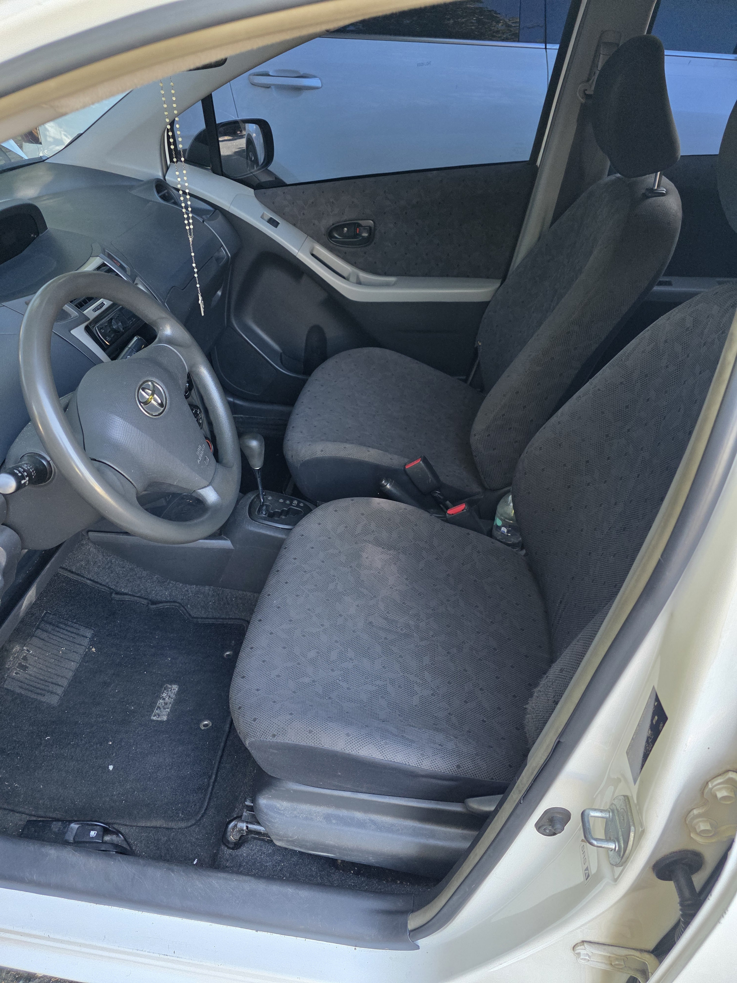 carros - Toyota Vitz 2009 7