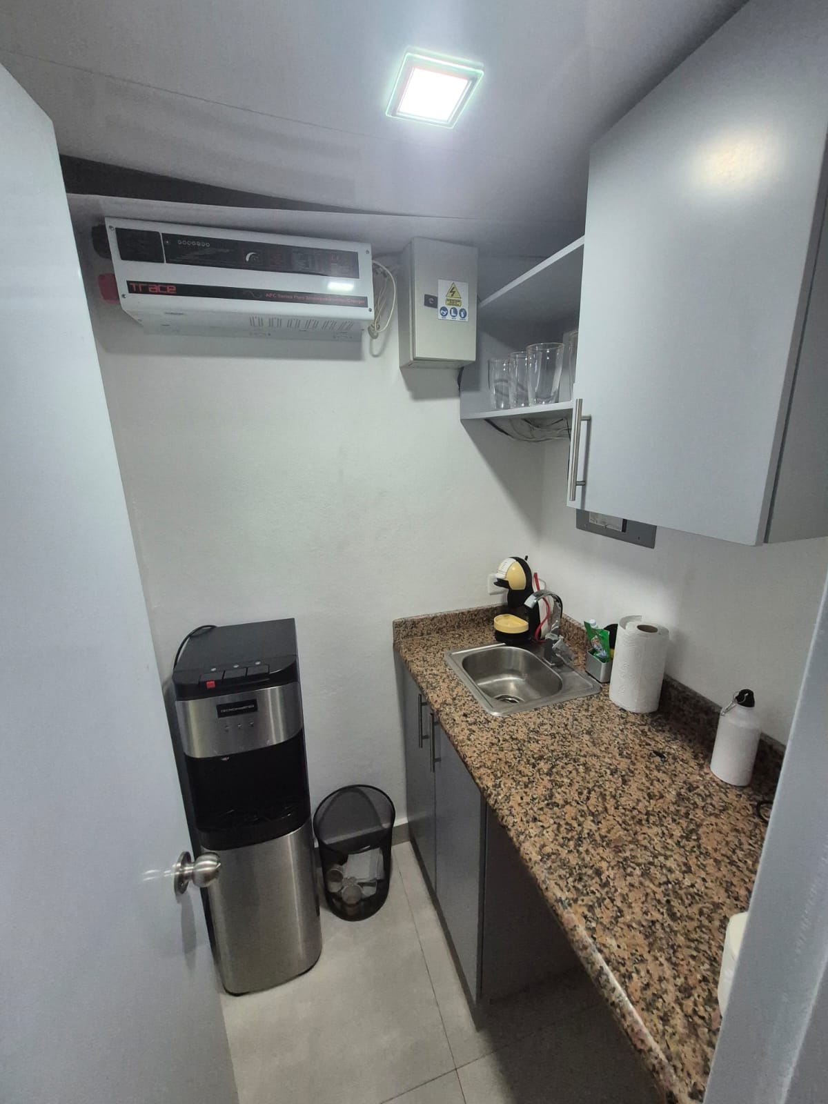 oficinas y locales comerciales - Alquilo local para Oficina Mirador Sur ju 2