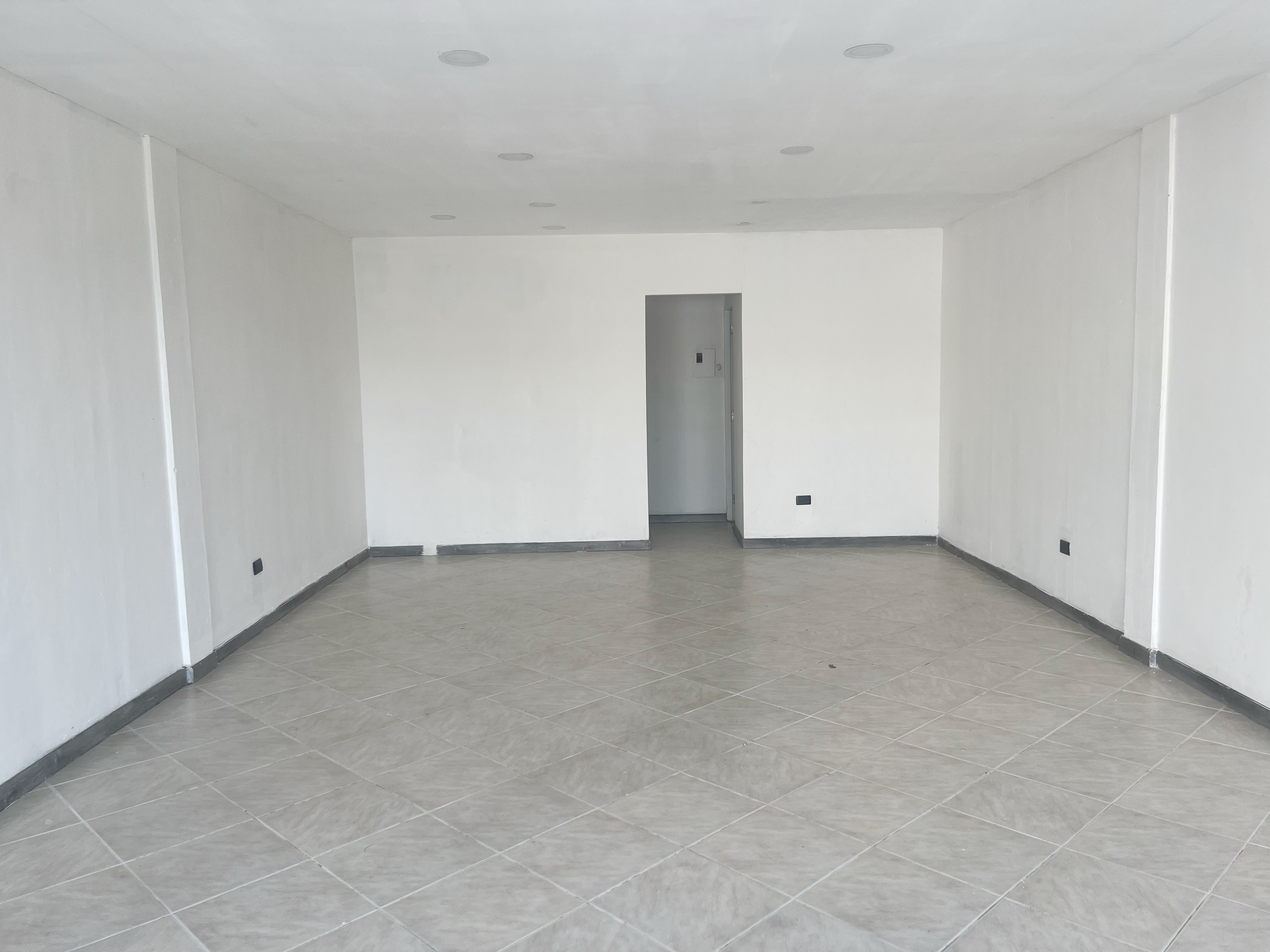 oficinas y locales comerciales - Alquiler local comercial  2