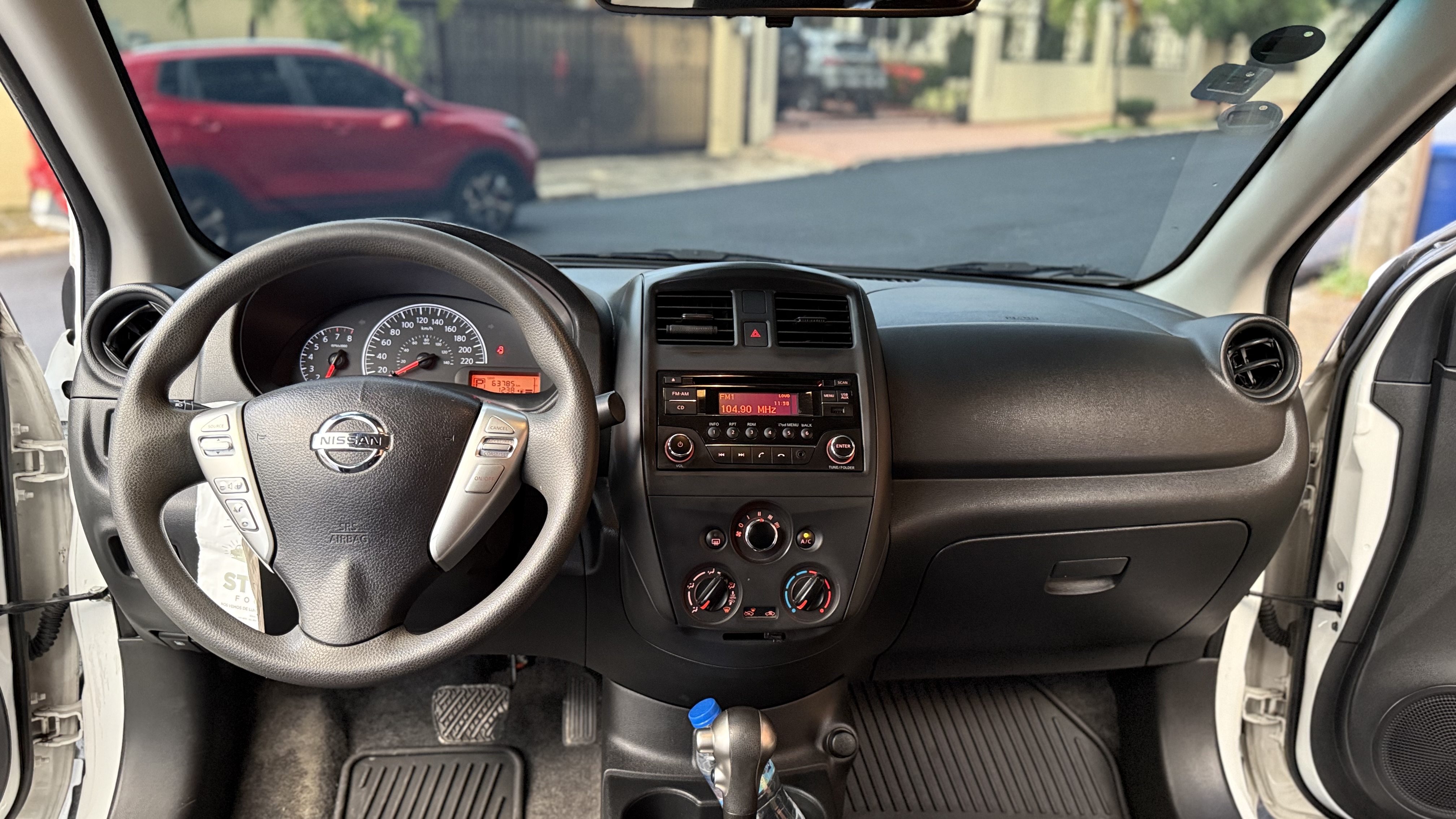 carros - Nissan Versa 2018 De la Santo Domingo Motors  6