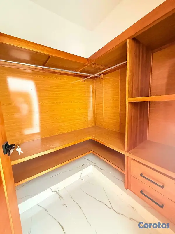 casas - Casa Nueva a Estrenar en Ave. 27 de Febrero 5