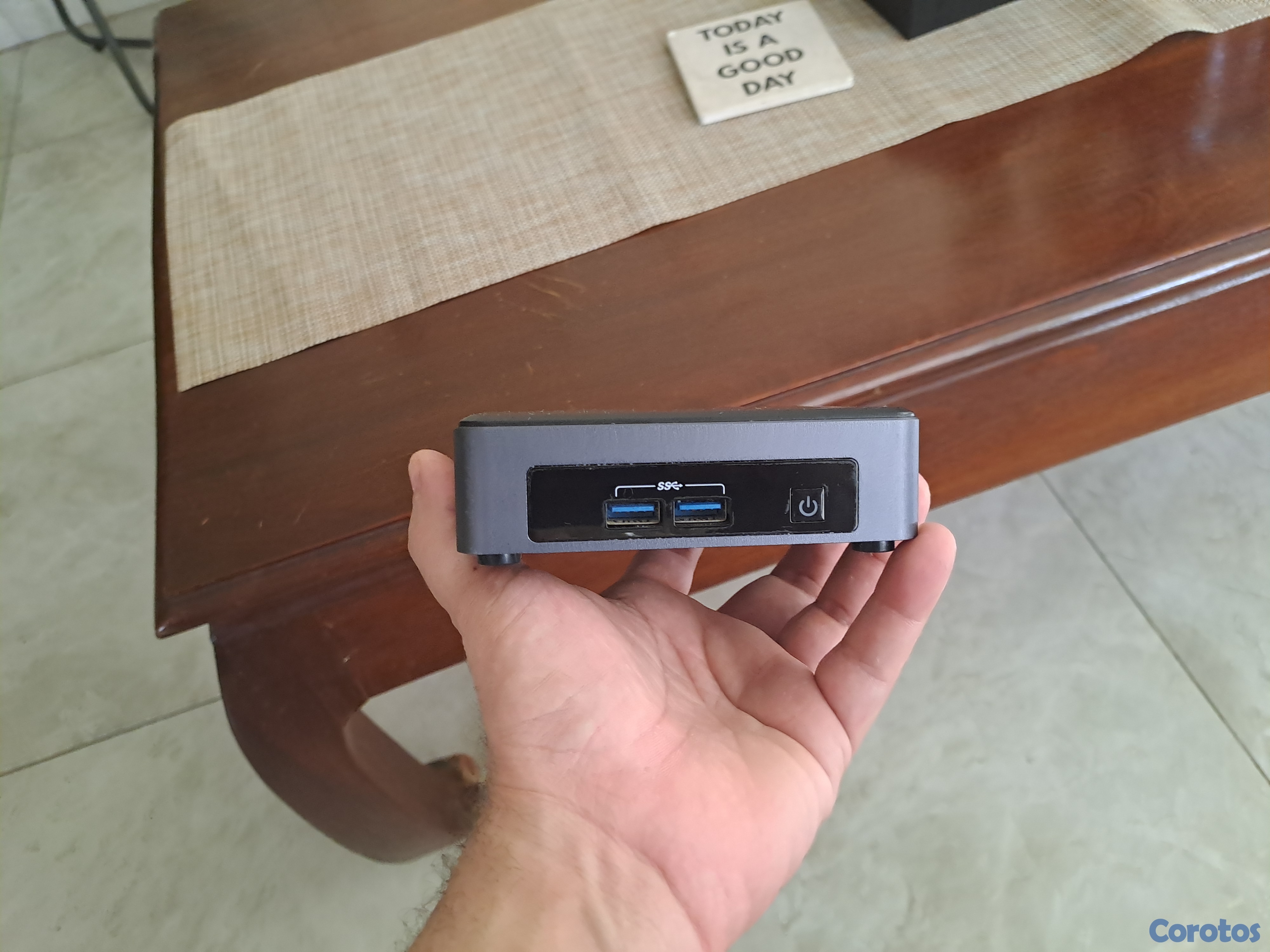 computadoras y laptops - Intel NUC 7 Mini PC Desktop i3 16gb DDR4 256gb SSD 4