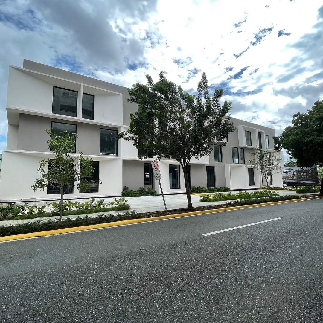 oficinas y locales comerciales - EDIFICIO CORPORATIVO EN ALQUILER Y VENTA EN GAZCUE 5
