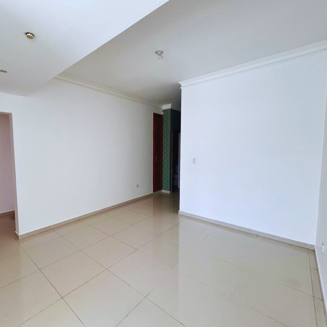 apartamentos - Apartamento en Alquiler en Evaristo Morales CON TERRAZA PRIVADA.
2 Hab 
US$1,300 8