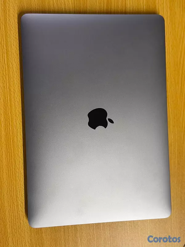 computadoras y laptops - Es una MacBook Pro 13” 2020 con 16GB de RAM y 512GB SSD 4