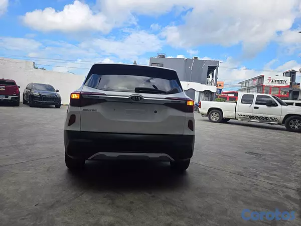 jeepetas y camionetas - KIA SELTOS 2022 BLANCO DIESEL 6