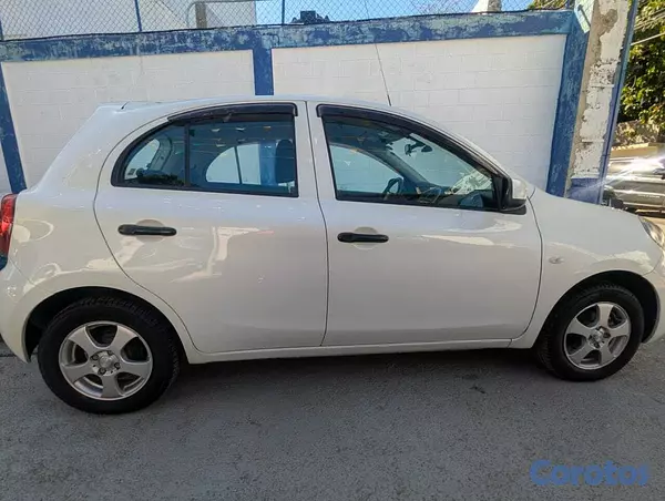 carros - NISSAN MARCH  5