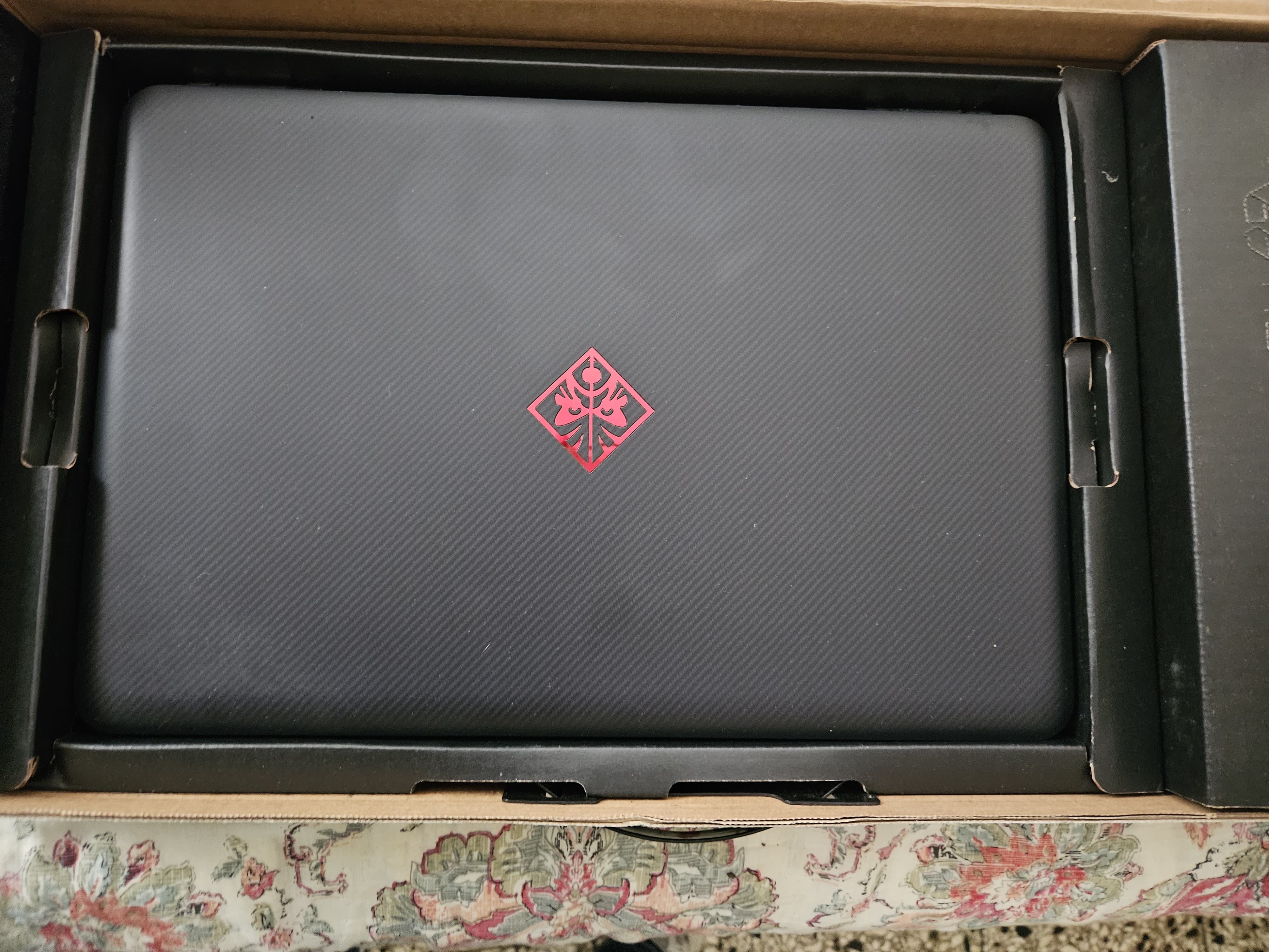 computadoras y laptops - HP Omen 15 15.6" Full-HD Display, Core i7-7700HQ Q 0