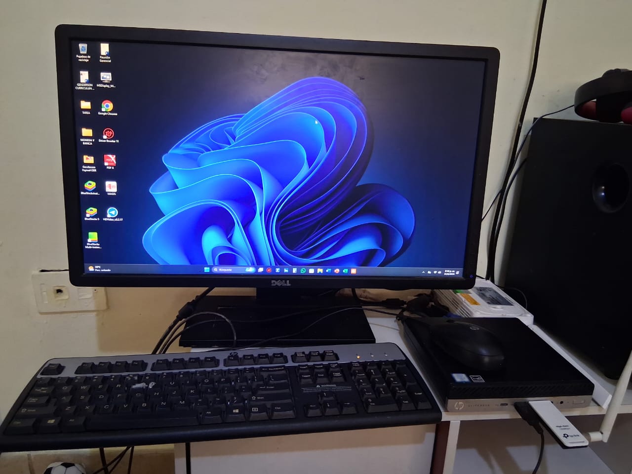 computadoras y laptops - Computador de escritorio HP negociable  1