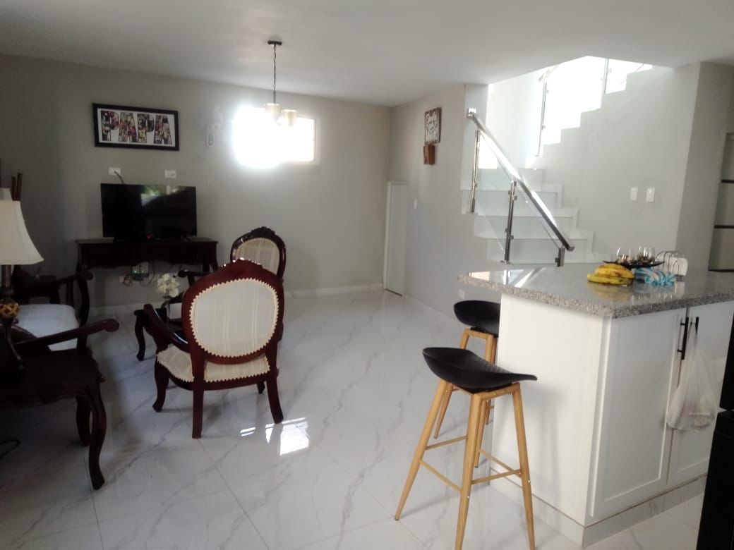 casas - Amplia casa en venta 