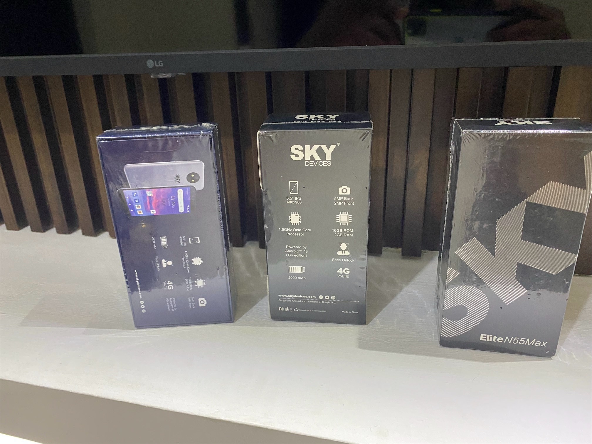 celulares y tabletas - Sky Devices Elite N55 MAX R55 9