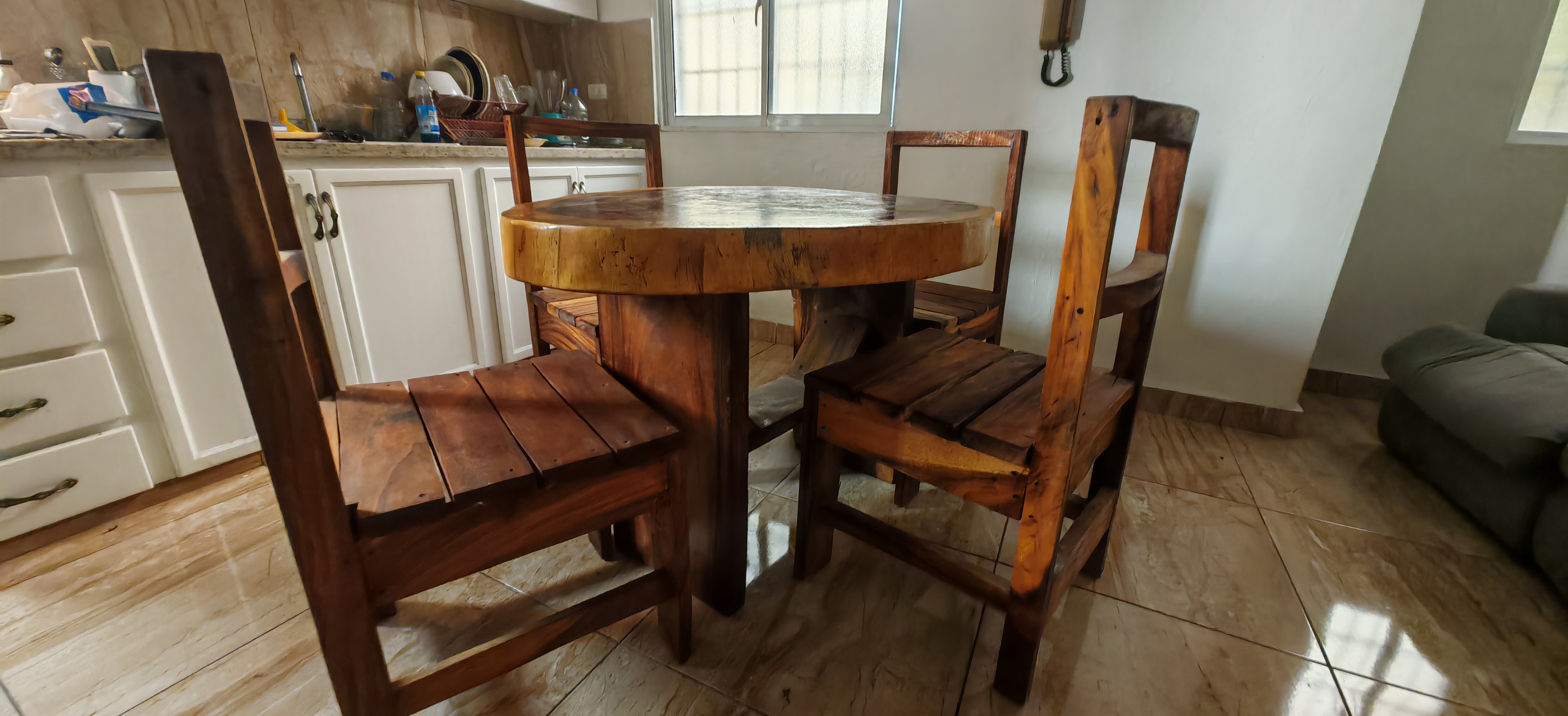 muebles y colchones - Mesa Rustica de Saman  1