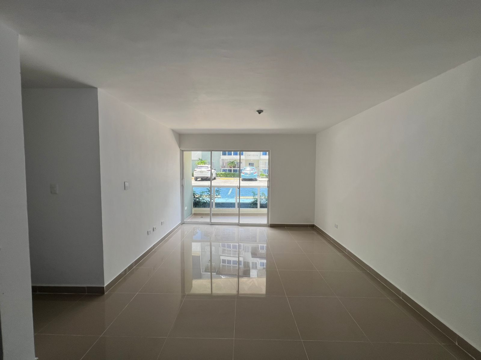apartamentos - Se alquila apartamento nuevo en la charles de gaulle prox. Al Ney Arias Lora 3