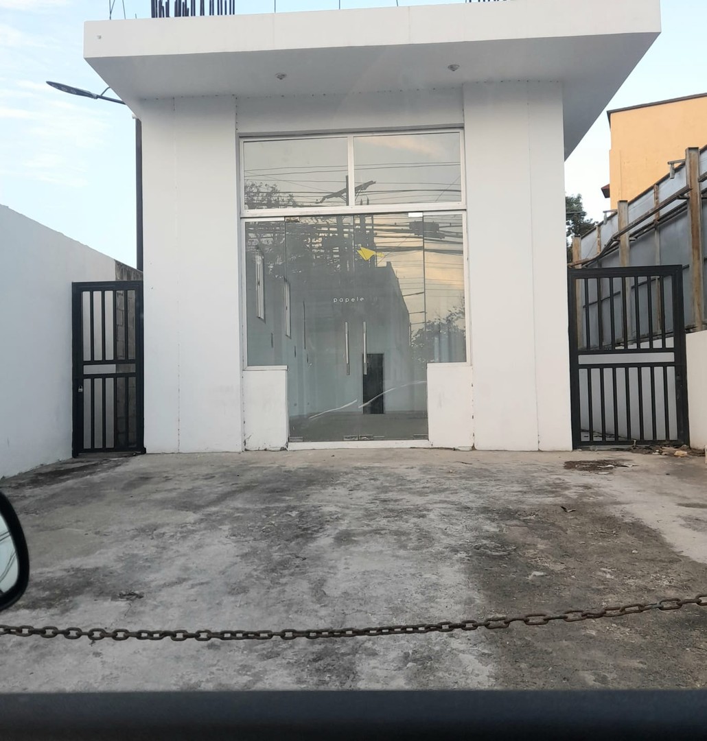 oficinas y locales comerciales - Se Renta Local Comercial en Sabana Larga 